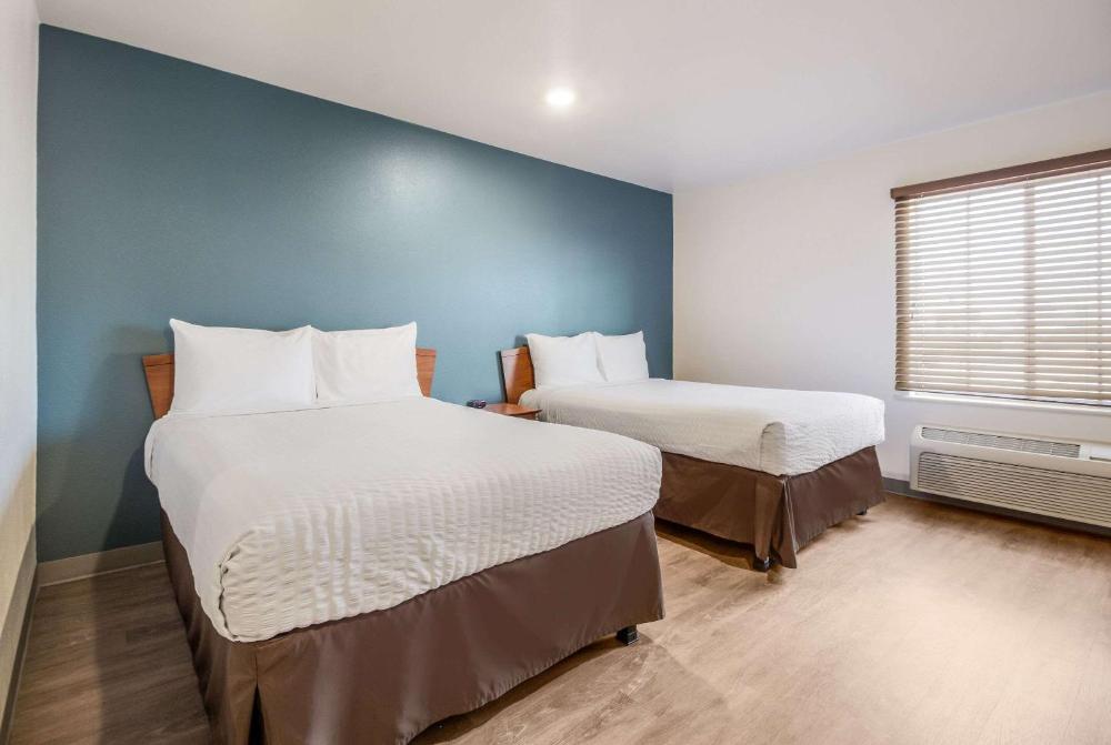 Double Room with Two Double Beds - Non-Smoking interior